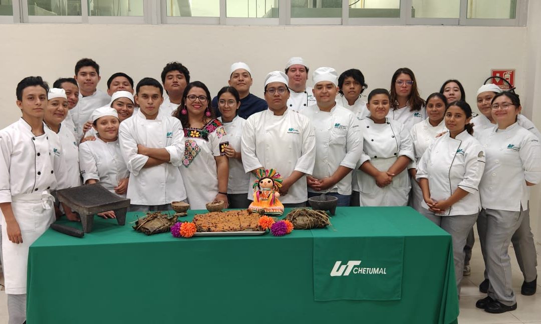 ESTUDIANTES DE GASTRONOMÍA PREPARAN EL TRADICIONAL PIB